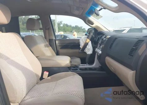 2010 Toyota Tundra Grade 4.6L V8 from USA, damaged, VIN 5TFRM5F12AX010000